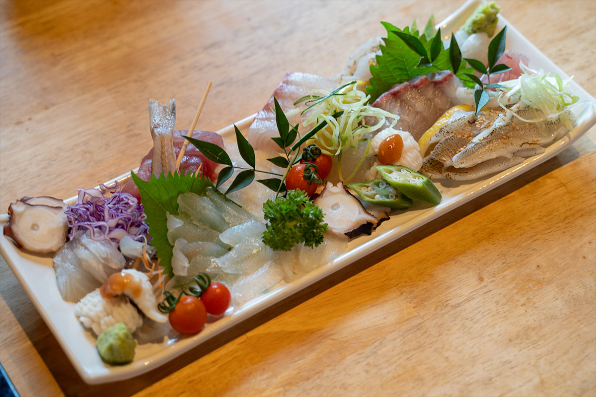 18:00 釣った魚を食べる